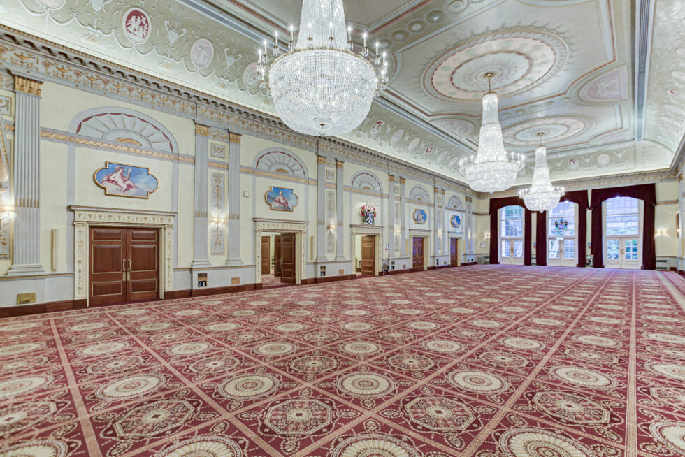 commercial chandelier photography